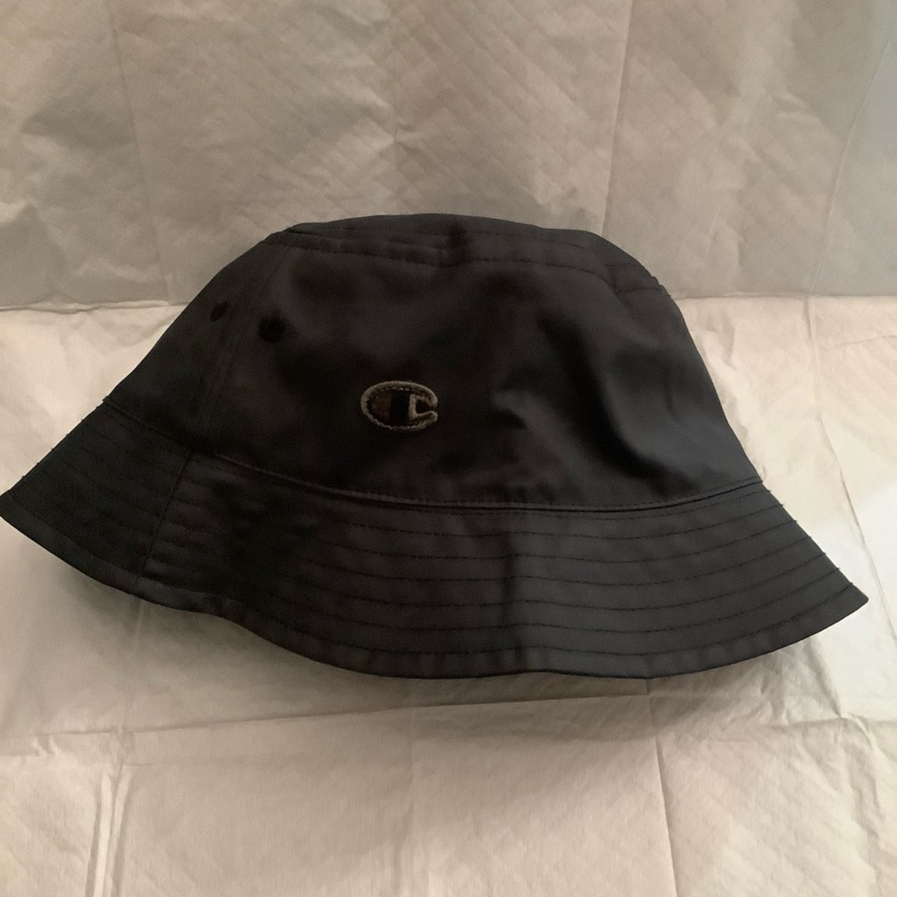 Rick Owens X Champion GILLIGAN HAT IN BLACK NYLON Size M/L CM21S0022-805…​​​​ - Picture 16 of 16